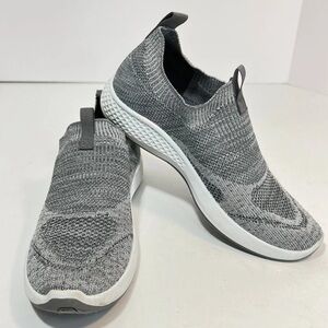 Tommy Bahama grey flint knit jogger memory foam slip on size 8.5 sneakers